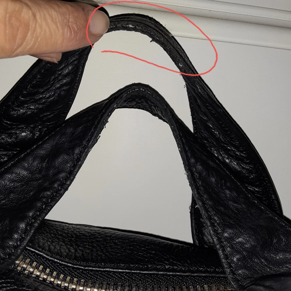 Kelsie Dragger Black Leather  Shoulder bag - Picture 9 of 15